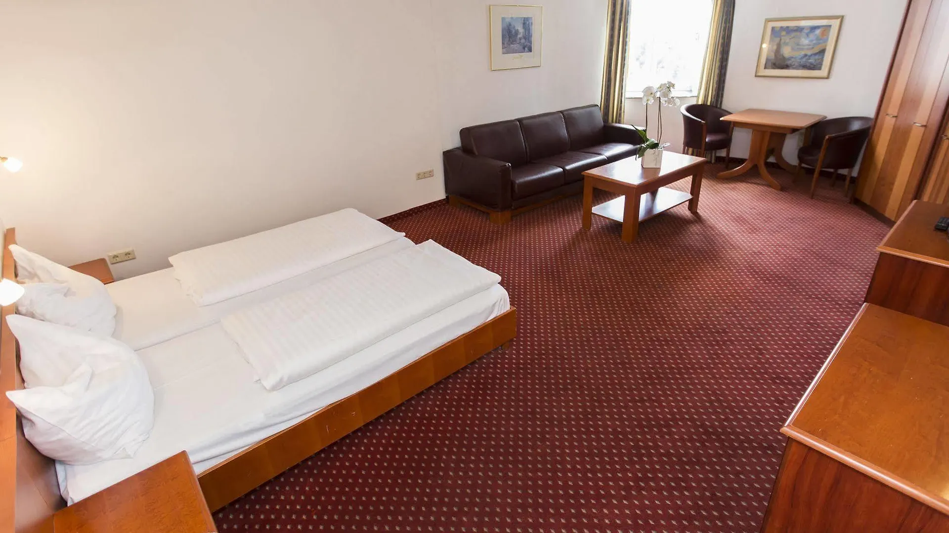 Hotel apartamentowy Appartements Carlton Opera Wiedeń