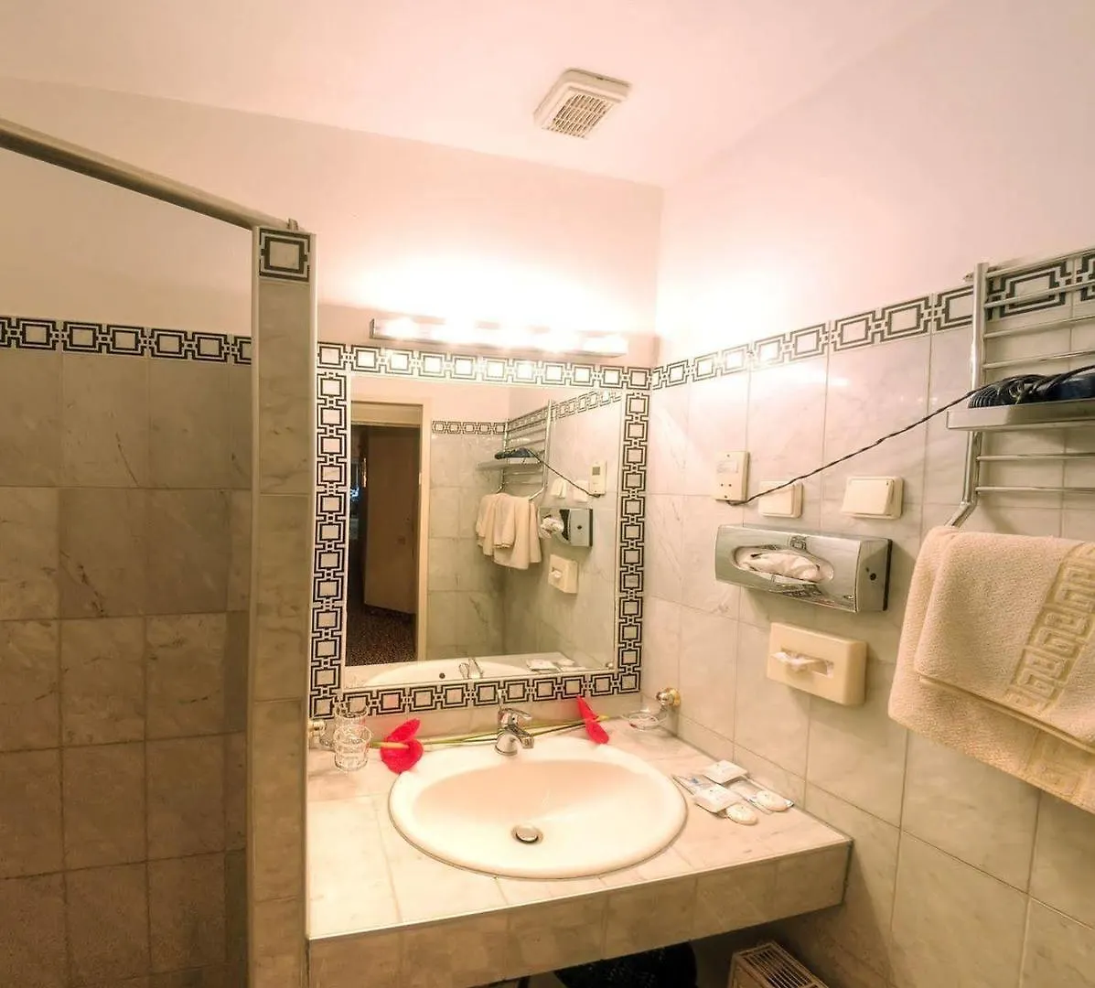 Hotel apartamentowy Appartements Carlton Opera Wiedeń
